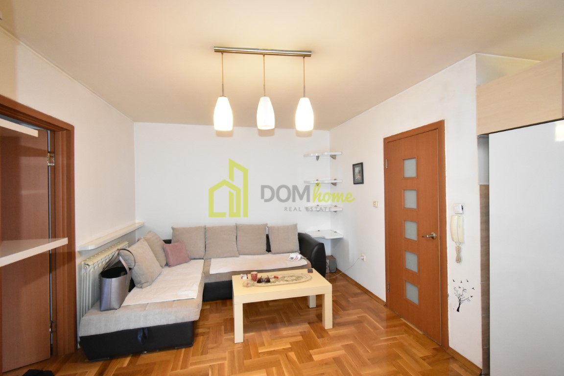 Dvosoban stan 55m2, Blok 9